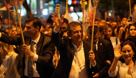 CHP Genel Başkanı Özel’den Dervişoğlu’na tebrik