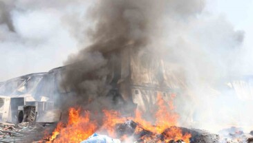 Fethiye’deki konteynır yangını söndürüldü