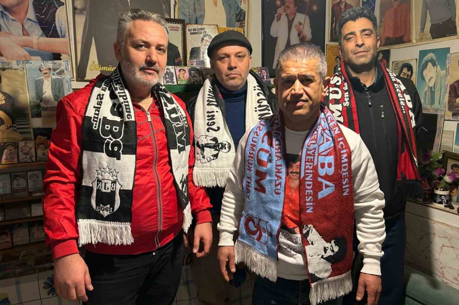 İzmir’de Müslüm Gürses hayranlarından Rasim Ozan Kütahyalı’ya tepki: “Kendisine yakıştıramadık”