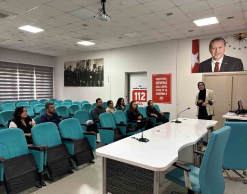Muğla 112 Acil Çağrı Merkezi çalışanlarına doğru beslenme ve duruş teknikleri anlatıldı