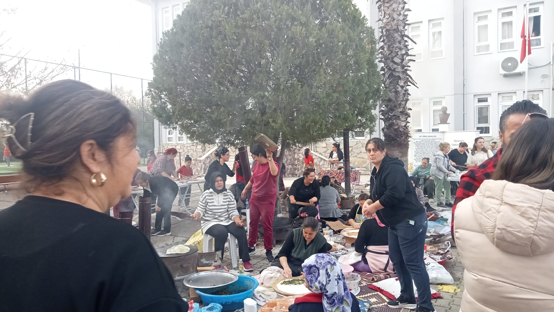 Eğitim Kurumu Yararına Kermes Düzenlendi