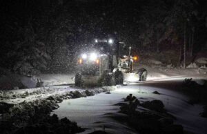 Menteşe Belediyesi ekipleri gece boyunca kar ile mücadele etti