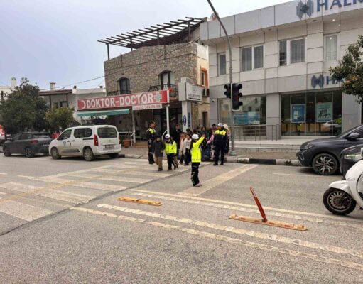 Bodrum’da öğrencilere uygulamalı trafik eğitimi
