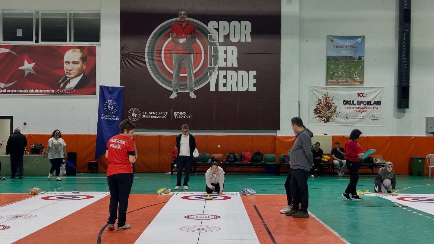 Köyceğiz’de Floor Curling Turnuvası başladı