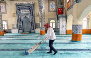 Bodrum camilerinde Ramazan temizliği