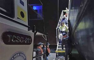 Ticari gemide yaralanan vatandaşa tıbbi tahliye