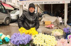 Nergisler Menteşe pazarına renk katıyor