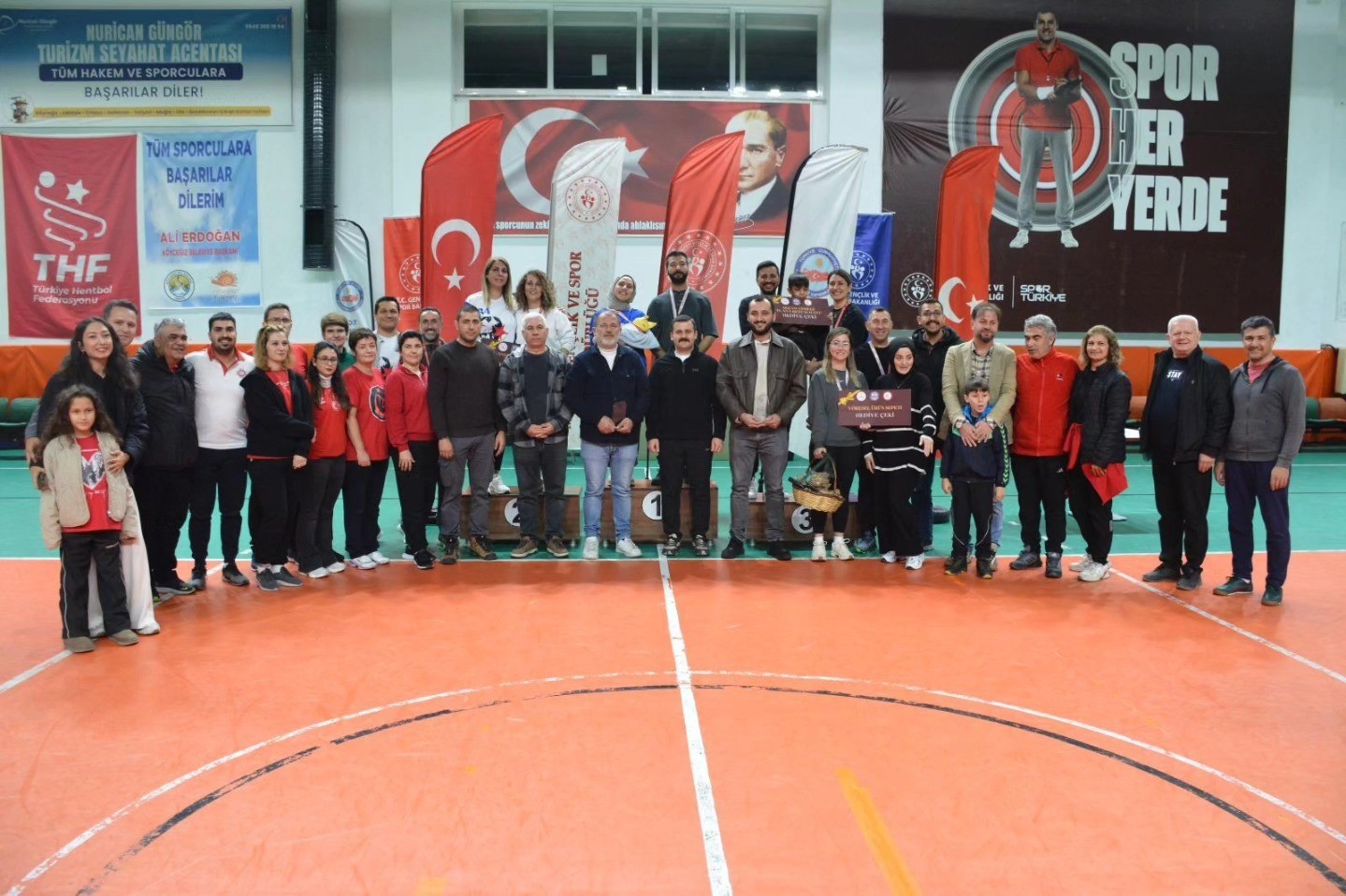 Köyceğiz’de ödüllü Floor Curling Turnuvası sona erdi