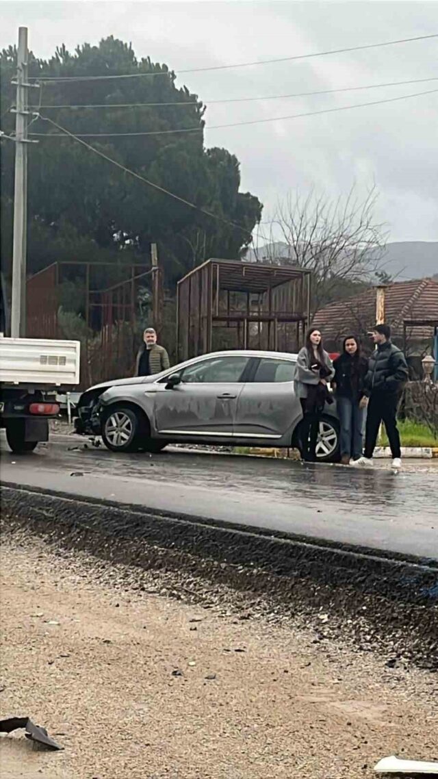 Marmaris’te otomobil ile motosiklet çarpıştı: 1 yaralı