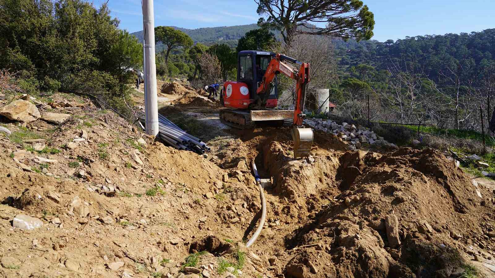 Kavaklıdere Çamlıyurt Mahallesi’nde içme suyu iletim hattı yenilendi