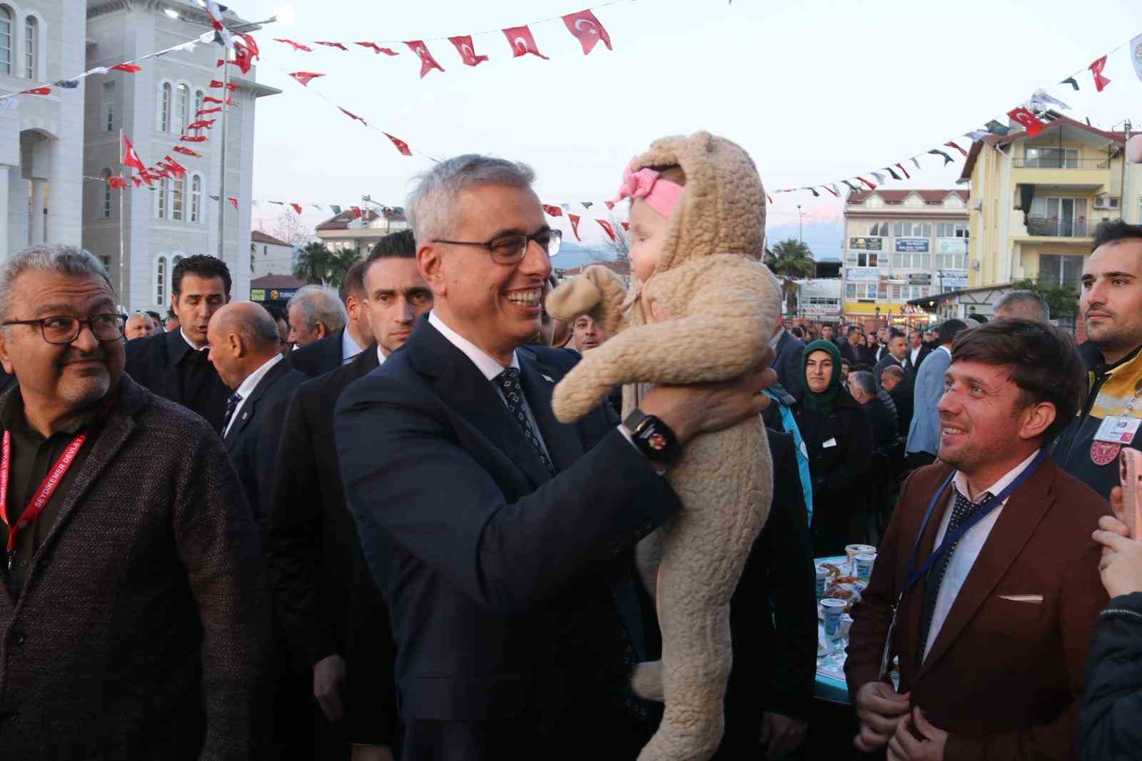 Sağlık Bakanı Memişoğlu: “Cumhurbaşkanımız Recep Tayyip Erdoğan’ın liderliğinde gece gündüz demeden halkımıza hizmet etmeye çalışıyoruz”