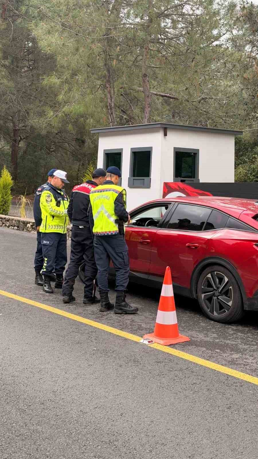 Fethiye’de Jandarmadan bayram uygulaması