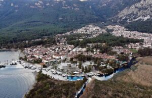 Geleneksel Akyaka mimarisi ile yapılan konaklama tesisleri kapanmaktan kurtuldu