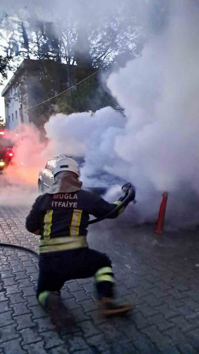 Köyceğiz’de araç yangını