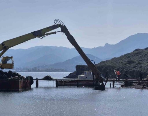 Bodrum’da iskelelerin yıkımına başlandı