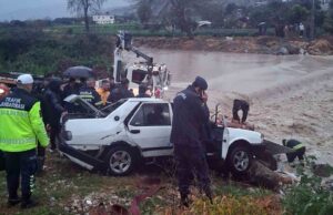 Milas’ta akarsuya düşen araçta bir kişi öldü
