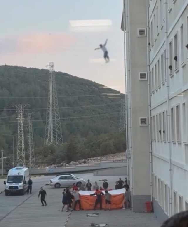 Muğla’da yurdun penceresinden atlayan genç hayatını kaybetti