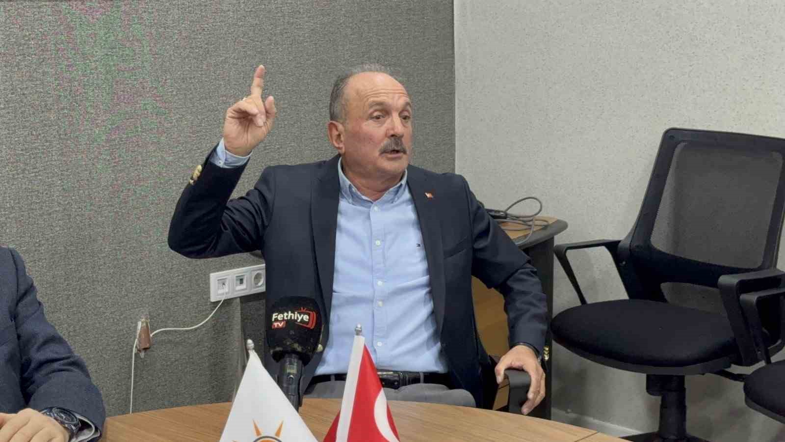 Fethiye’nin eski Belediye Başkanı Saatcı, İYİ Parti’den istifa etti