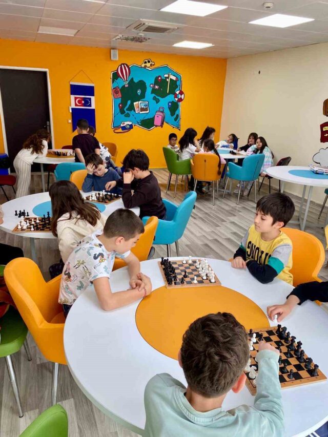 Menteşe’de hamle sırası gençlerde