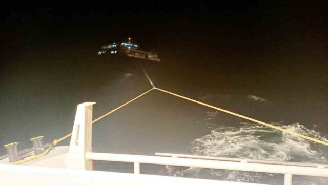 Fethiye açıklarında makine arızası nedeniyle sürüklenen tekne kurtarıldı