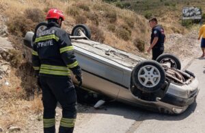 Kontrolden çıkan araç devrildi