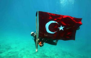 19 Mayıs ruhu Fethiye’de su altında yaşatıldı