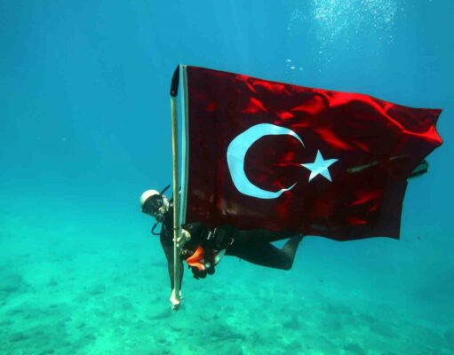 19 Mayıs ruhu Fethiye’de su altında yaşatıldı