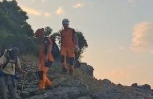 Mahsur kalan 2 kişi 3 saatlik çalışmayla kurtarıldı