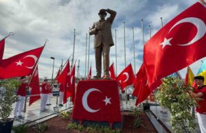 Marmaris’te 19 Mayıs coşkusu çelenk sunumu ile başladı