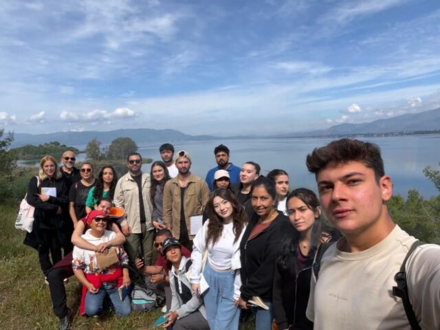 Köyceğiz’de Yüksekokul öğrencileri doğada bitkileri inceledi