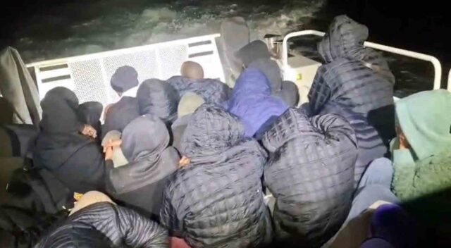 Milas açıklarında 28 düzensiz göçmen yakalandı