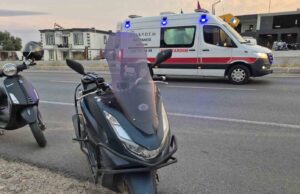 Motosiklet otomobile çarptı: 2 yaralı
