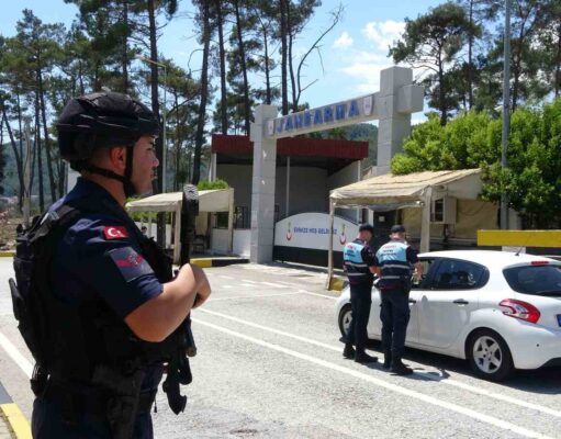 Bayram tatili için Marmaris ve Datça’ya araç akını: 4 günde 40 bin araç girdi