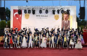MTK Koleji’nde hem mezuniyet hem karne heyecanı