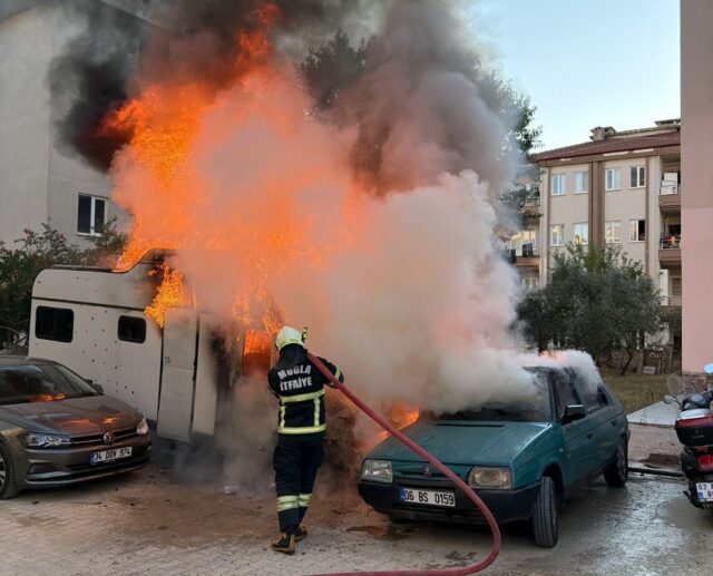 Menteşe’de karavan küle döndü