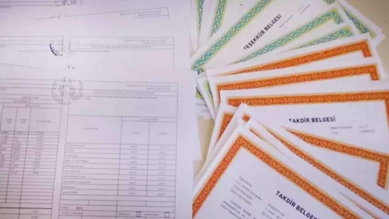 Öğrenciler Karne ve Madalya Sevinci Yaşadı!