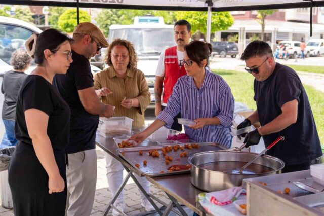 Menteşe Belediyesi Şehit Polis memuru için lokma hayrı yaptı