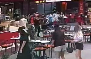 Polisten kaçan şüpheliyi tek yumrukla yere serdi