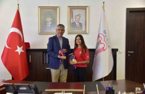 MSKÜ’lü milli sporcu Burun’dan madalya ziyareti