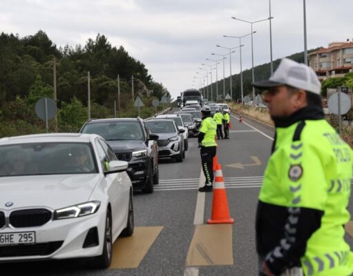 Muğla’da 9 günlük Bayram mesaisinde 37 bin araç kontrol edildi