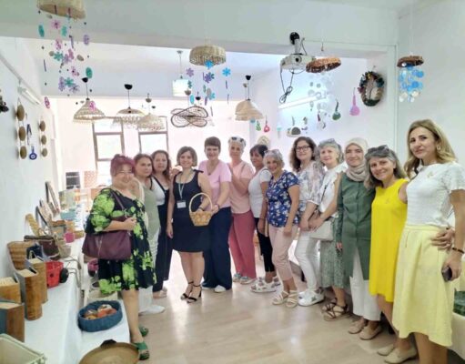 Köyceğiz’de atık kağıtlar sanata dönüştü