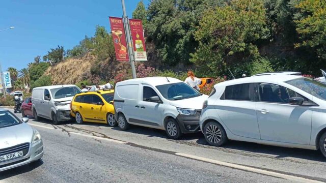 Bodrum’da zincirleme kaza: "5 araç birbirine girdi"