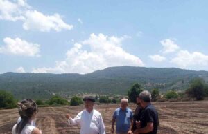 Baştuğ Yelişyurt’ta 14 ton saman balyası yanan üreticiyi ziyaret etti