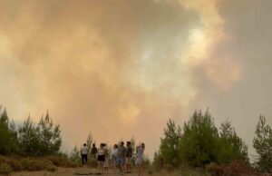 Seydikemer yangınında bazı evler tahliye edildi
