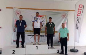 Büyükşehir sporcularından çifte başarı