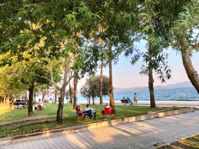 Köyceğiz’de sıcak hava etkili oluyor