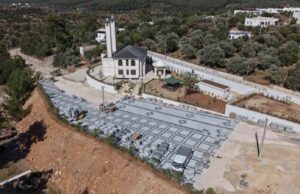 Çamlık Cami Önü Meydanı düzenleniyor