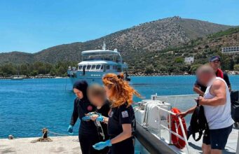 Gezi teknesinde rahatsızlanan vatandaşa tıbbi tahliye