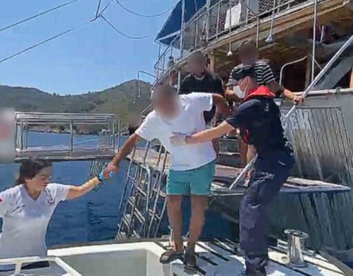 Gezi teknesinde yaralanan vatandaşa tıbbi tahliye gerçekleştirildi