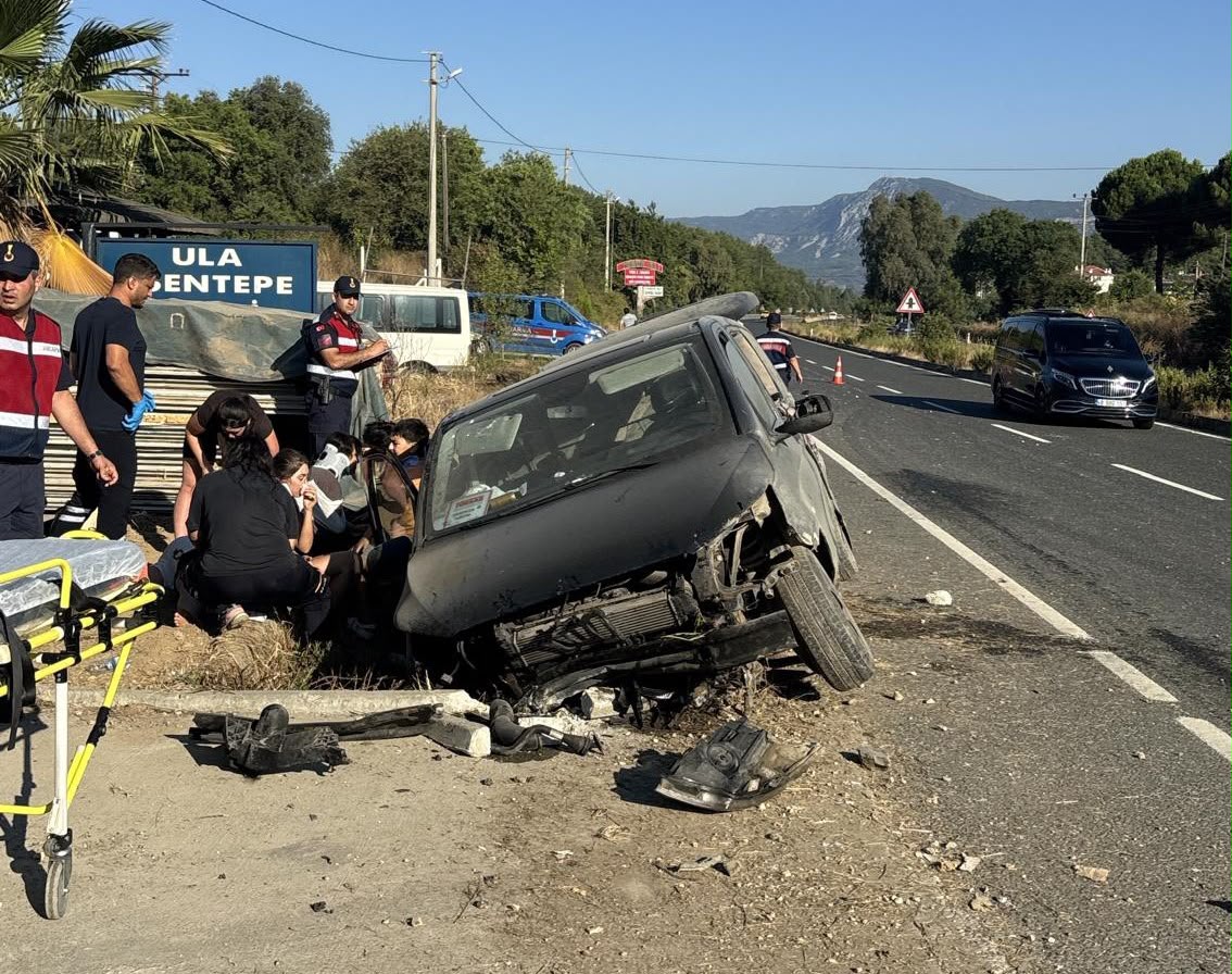 Ula Kızılyaka Mahallesi’nde Trafik Kazası: 7 Kişi Hafif Yaralandı